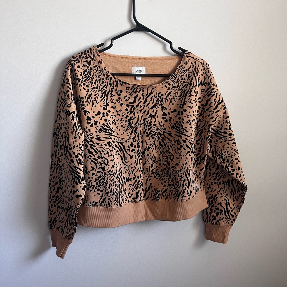 Oversized cheetah crew neck